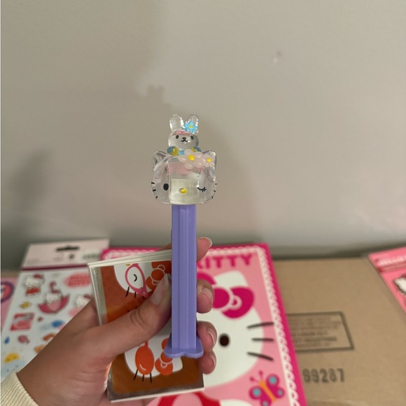 Hello Kitty Sticker Album - Picture 7 of 7